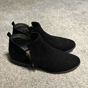 Dr. Scholl’s black booties